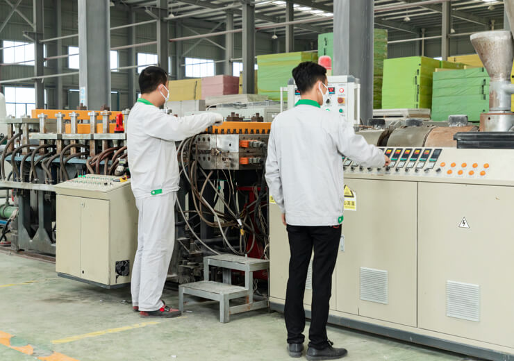 manipulate the pvc foam board machine